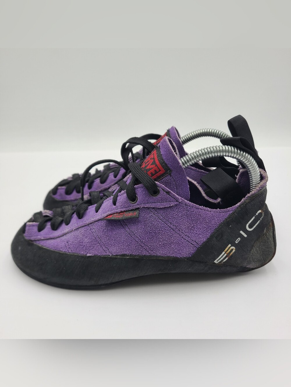 B28 5.10 Five Ten Stealth C4 Purple Suede Mens Size 8 Rock Climbing Shoes USA